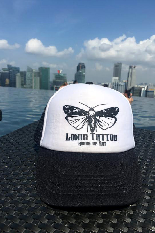 lonis_trucker_hat_white_black2